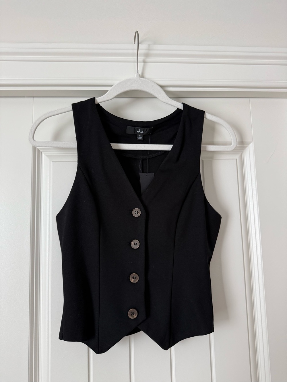 Lulu's Sleek Black Button-Front V-Neck Vest